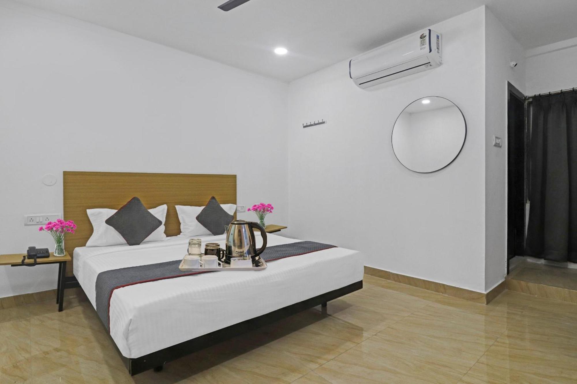 Townhouse De Alphabet Hotel Gachibowli Kültér fotó