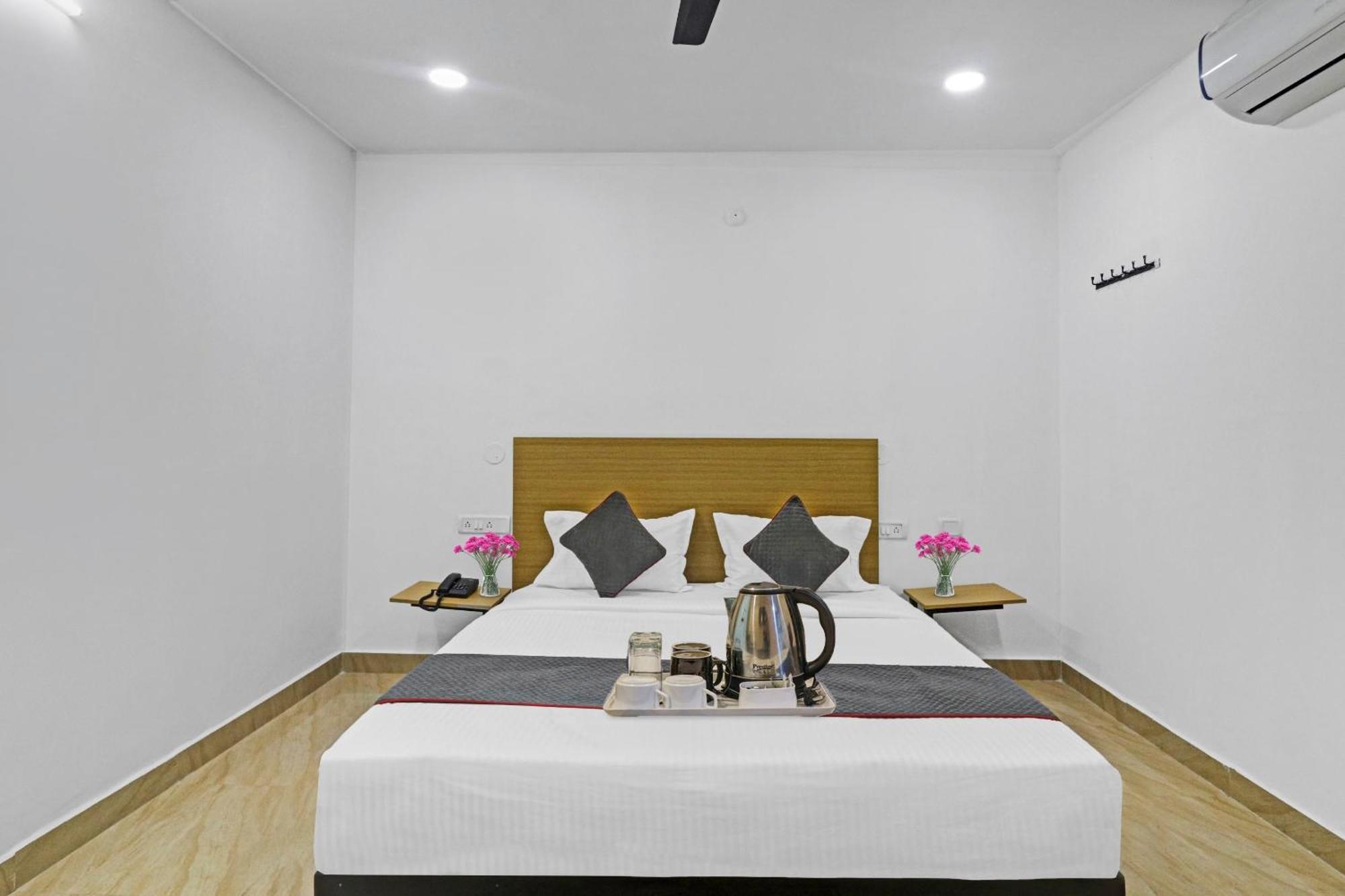 Townhouse De Alphabet Hotel Gachibowli Kültér fotó