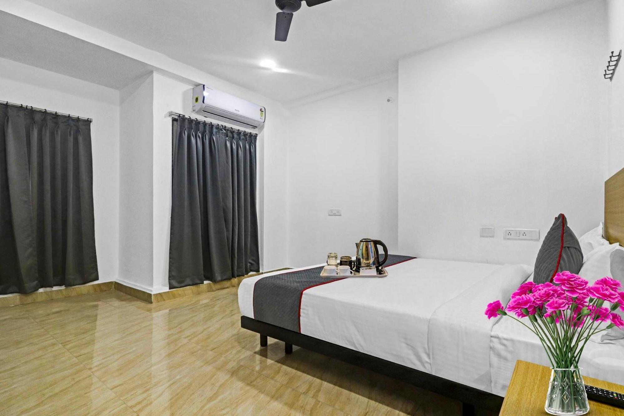 Townhouse De Alphabet Hotel Gachibowli Kültér fotó