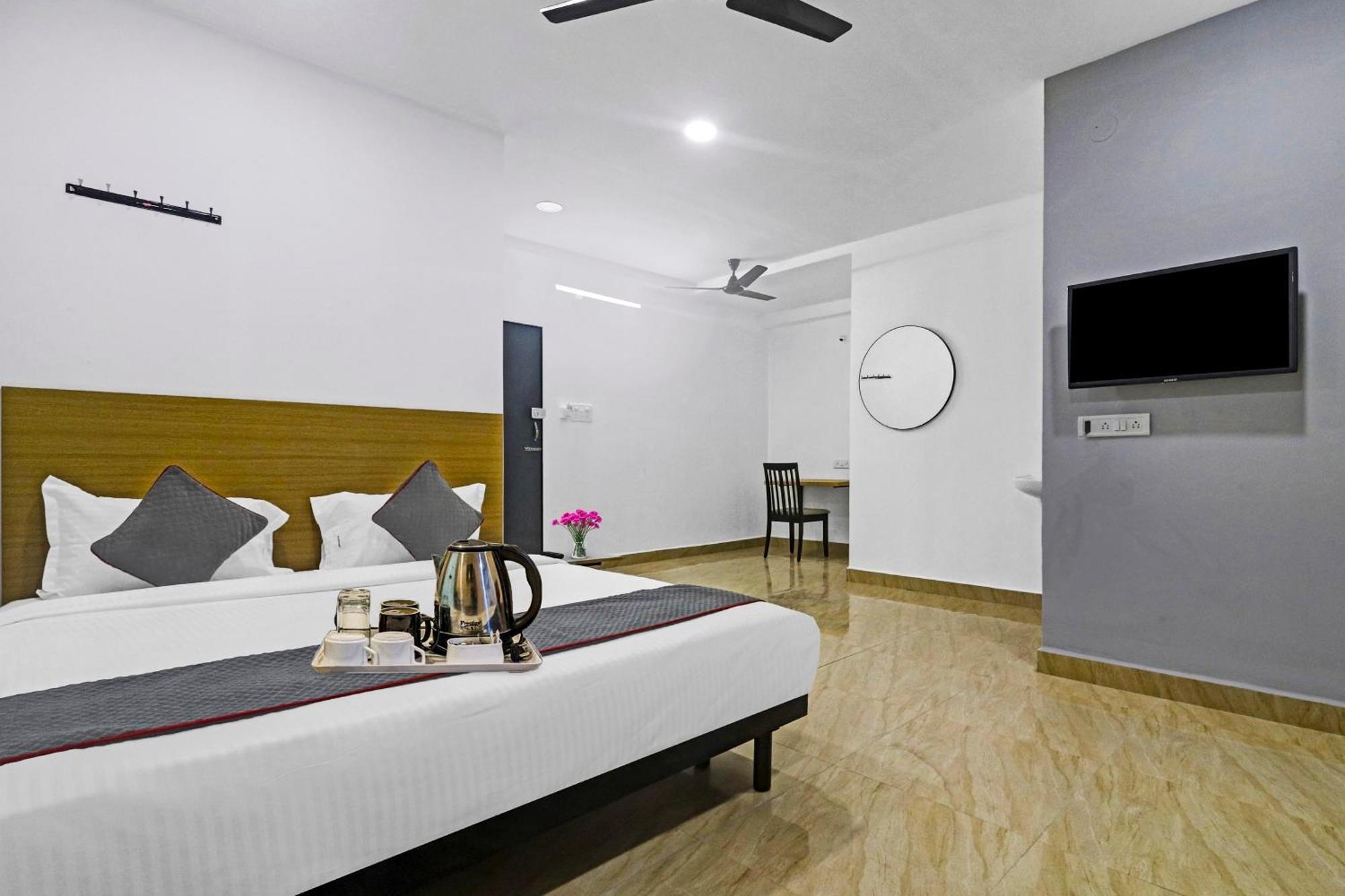 Townhouse De Alphabet Hotel Gachibowli Kültér fotó
