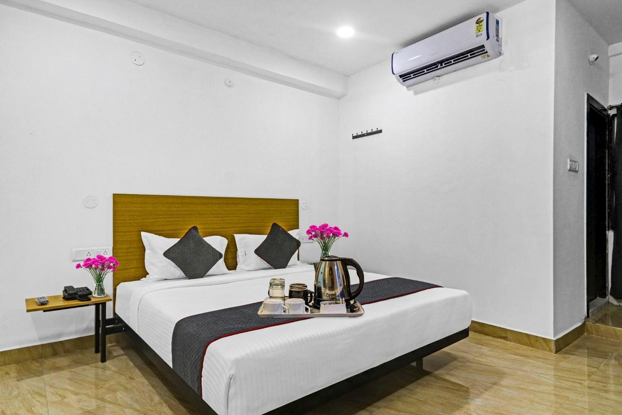Townhouse De Alphabet Hotel Gachibowli Kültér fotó